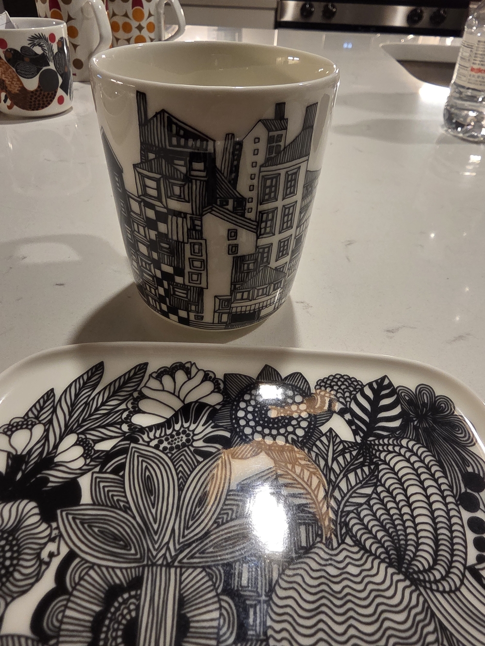 Marimekko White Oiva Rectangular Dish With Cup - Picture 4 of 9